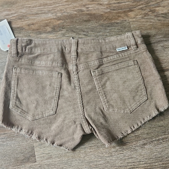 Billabong Green High Waist Shorts - Picture 5 of 7